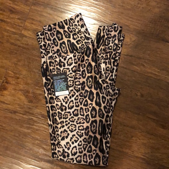 Onzie High Rise Leopard Leggings - Picture 2 of 2